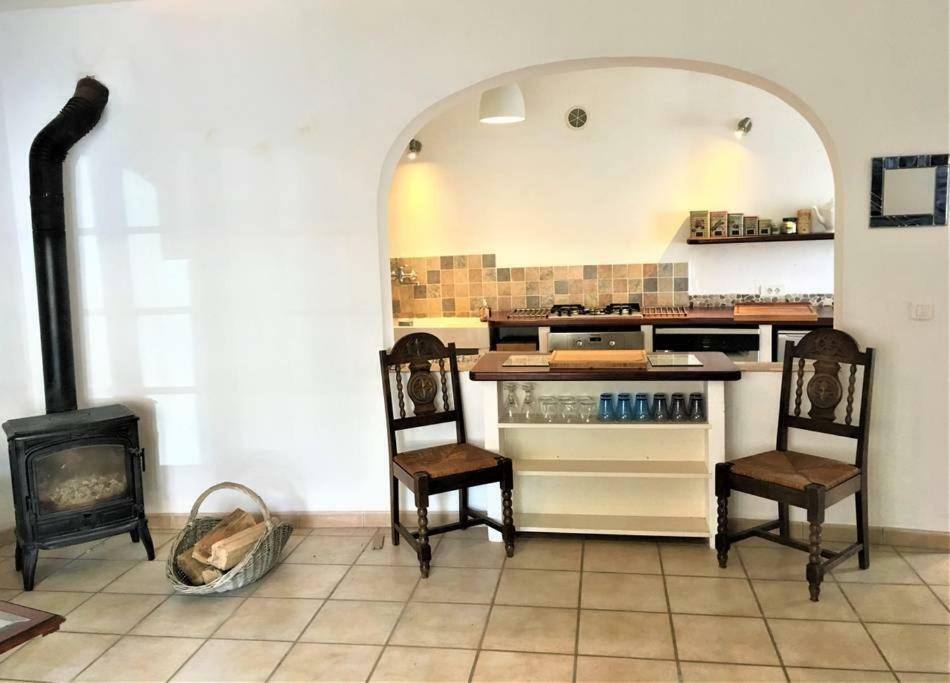 La Maison Vigne Vierge Lagrasse Exteriör bild